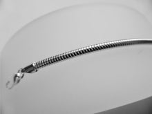 Load image into Gallery viewer, A Labrador Pendant with Chain